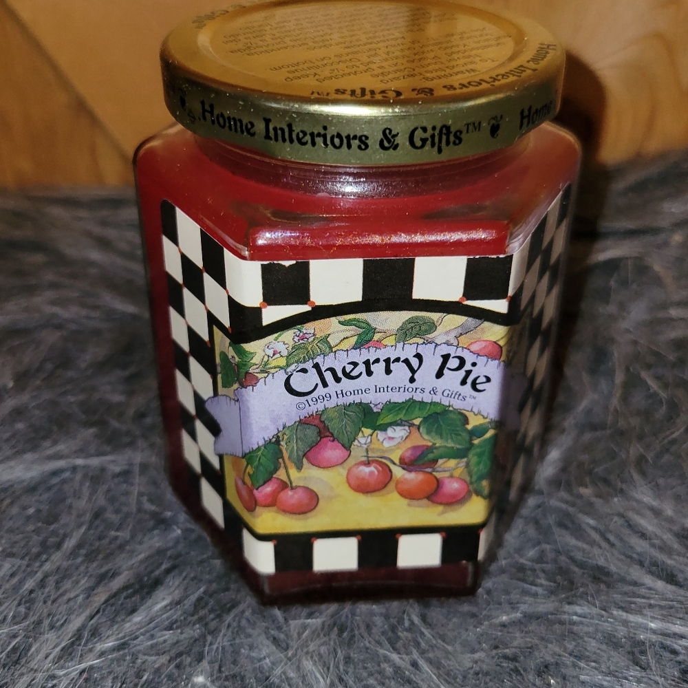 Vintage 1999 Home Interiors & Gifts Cherry Pie Scented Jar Candle 7.5oz